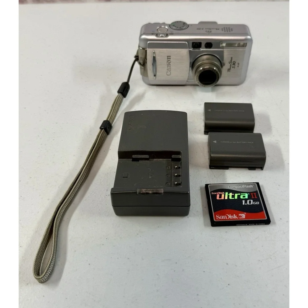 Canon PowerShot S30 3.2MP Compact Digital Camera Extra Battery